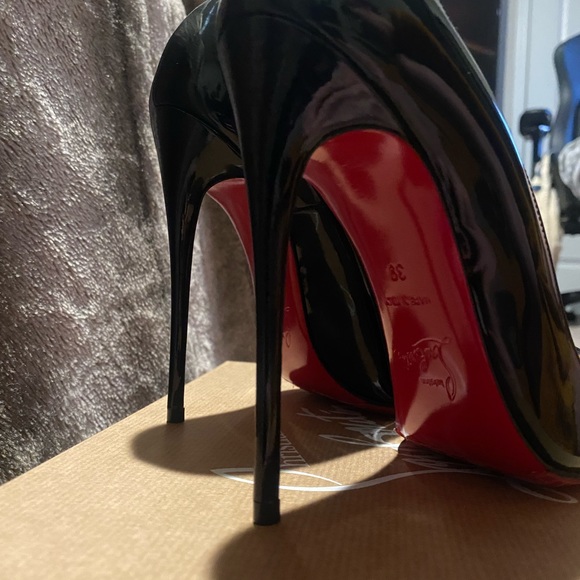 Christian Louboutins So Kate heels EU 39 - Picture 3 of 8
